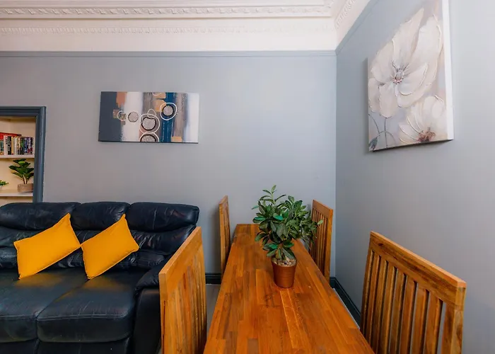 Apartment Calton Hill City-centre 3 Bdrm Edinburgh