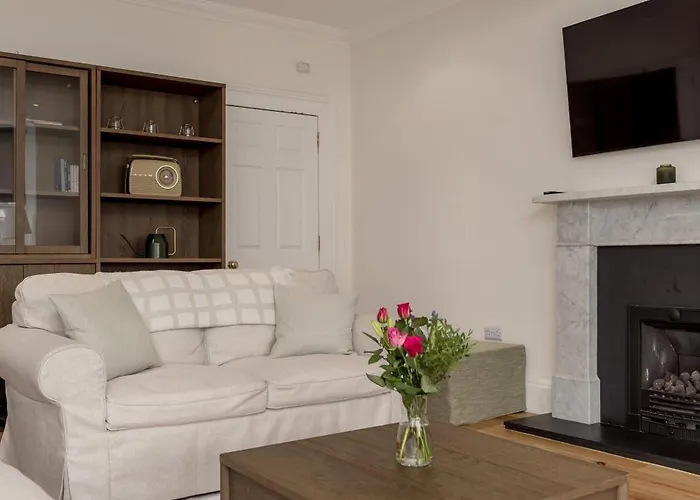 Elegant 2-bedroom In New Town Near Princes Street