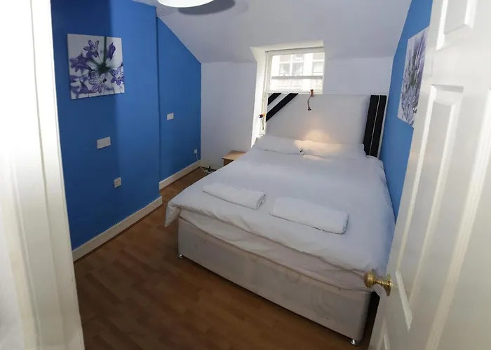 2 Bedroom In Newtown Appartement *