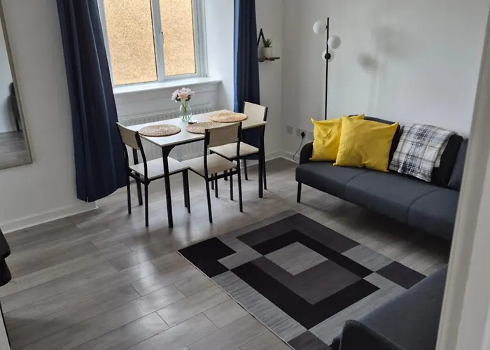 Bright 2 Bedroom Apartment, Close To Uni, Free Parking, Fast Wi-fi Apartment Edinburgh