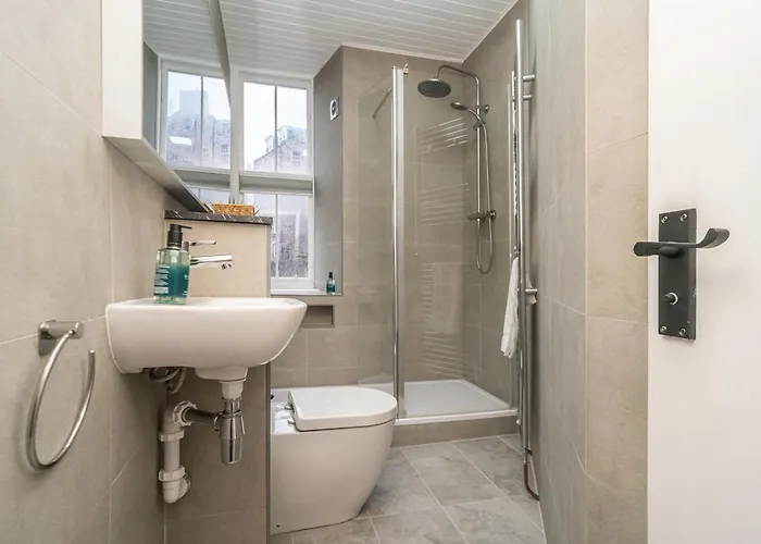 Apartament Charming 2-bed Flat Steps From The Royal Mile - Pass The Keys