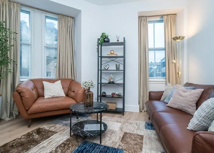 Apartament Charming 2-bed Flat Steps From The Royal Mile - Pass The Keys Edynburg