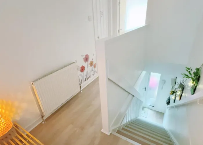 Apartment Holyrood Holidays Edinburgh