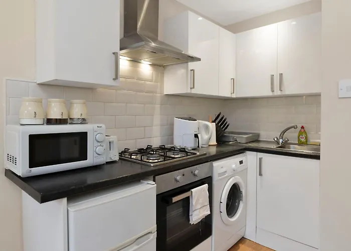 Charming View With Modern Comforts Apartment *