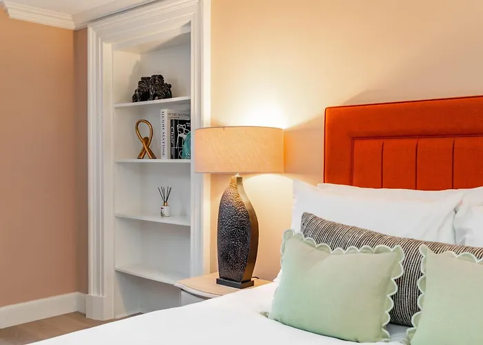 Dragon Luxury At Rutland Square