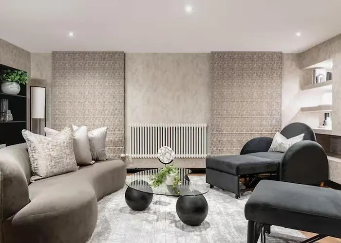 Near Transport - Fireplace - Wifi - Sleeps 2 *