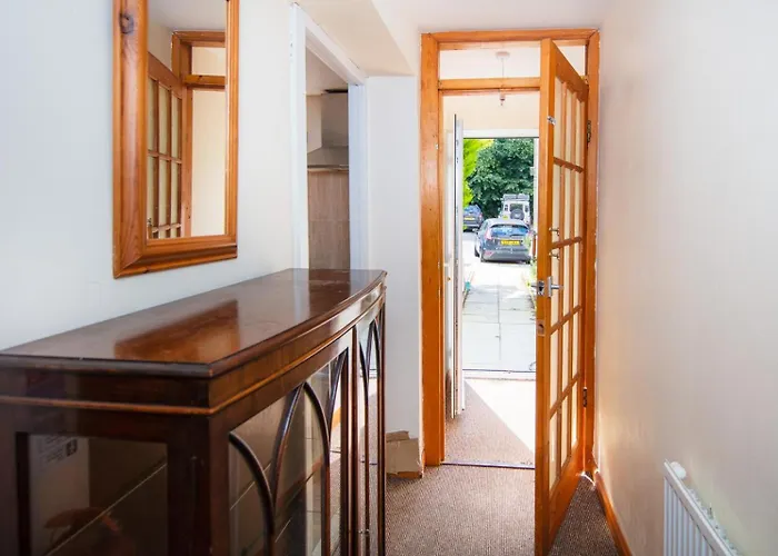 Cosy Arthurs Seat View 4 Bdrm *