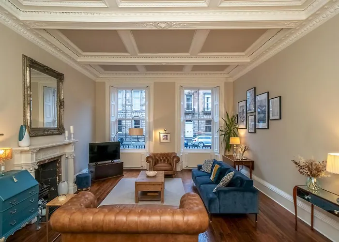 Georgian Elegance With Patio Garden West End - Pass The Keys *