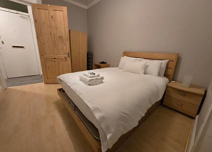 Comfy Semi-central Near Entertainment Park Apartment Edinburgh