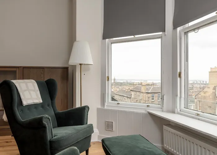 Elegant 2-bedroom In New Town Near Princes Street Apartament