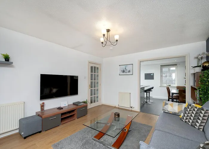 Appartement Stylish 2-bed Flat With Balcony Near Haymarket - Pass The Keys *