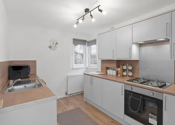 Cozy 2br With Car Parking *