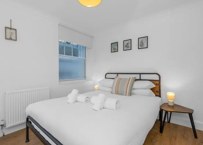 Stylish 1br Urban Stay, Centre Apartman Edinburgh