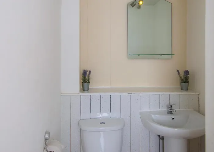 Cosy Arthurs Seat View 4 Bdrm * Edinburgh