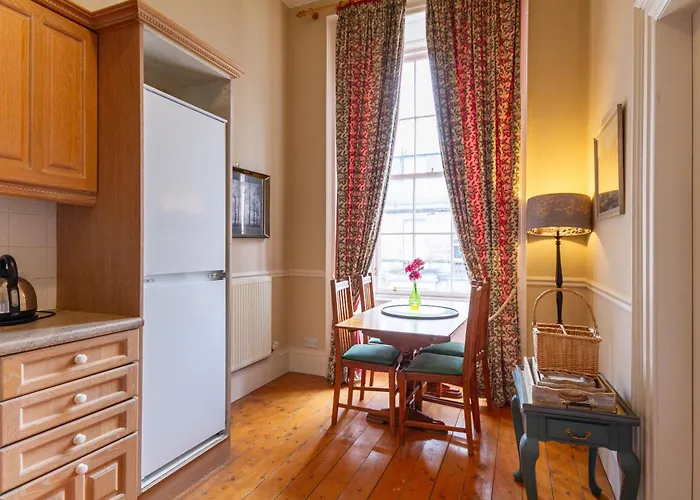 Regal 2bd Georgian Flat In The Heart Of Edinburgh