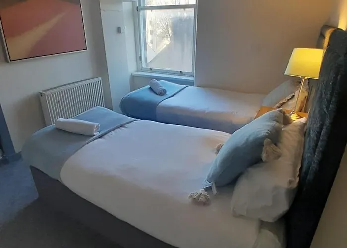 Lovely By Royal Mile