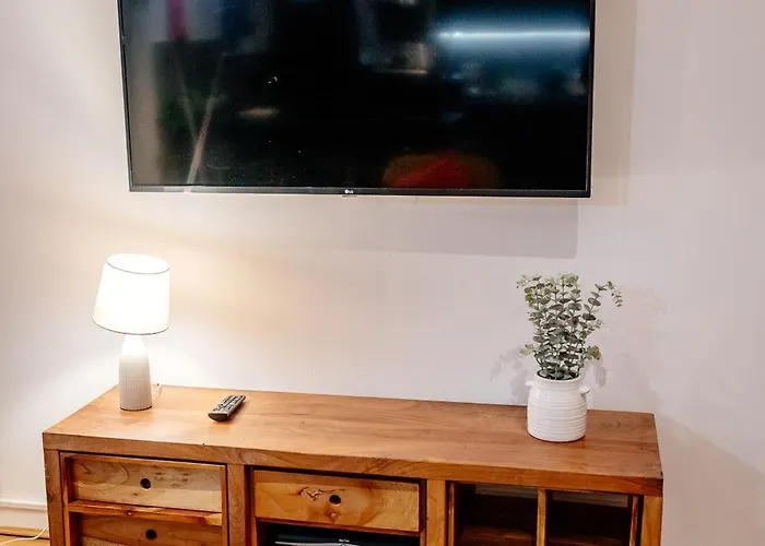 Albions Corner 6 Guests 5 Beds Free Parking Apartment *