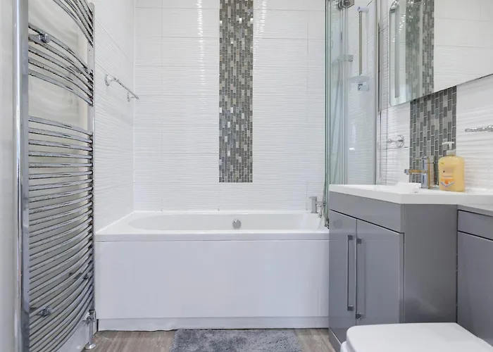 Free On-street Parking * 에든버러