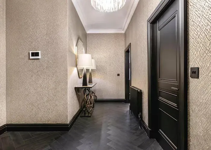 Near Transport - Hot Tub - Fireplace - Sleeps 2 * 爱丁堡