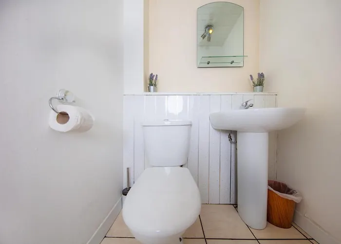 Cosy Arthurs Seat View 4 Bdrm * Эдинбург