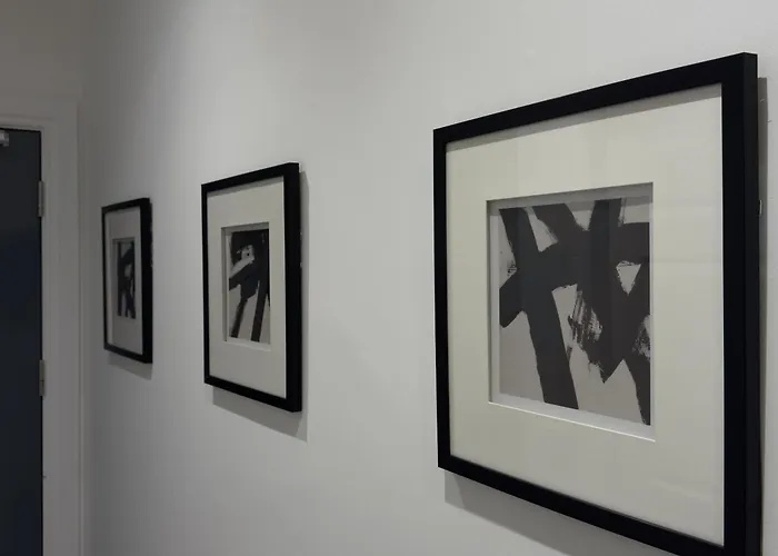 Апартаменты Modern & Cozy In Leith Walk *