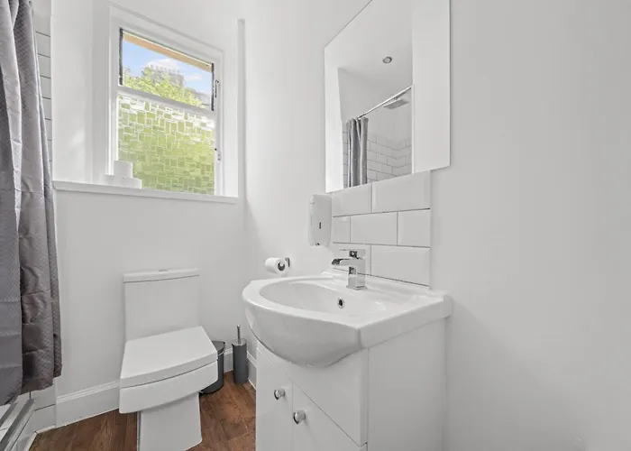 Modern Holyrood 1 Bedroom -