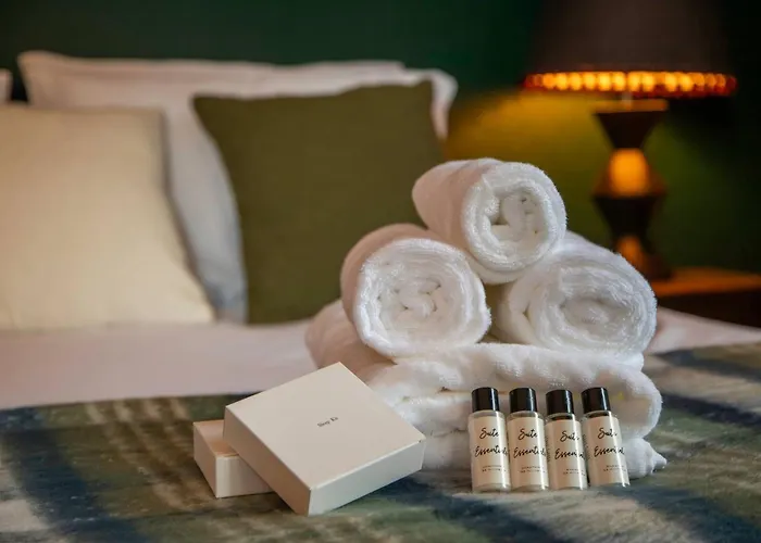 Iconic Royal Mile * Edinburgh