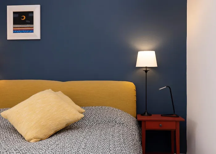 Chic 1-bedroom In New Town