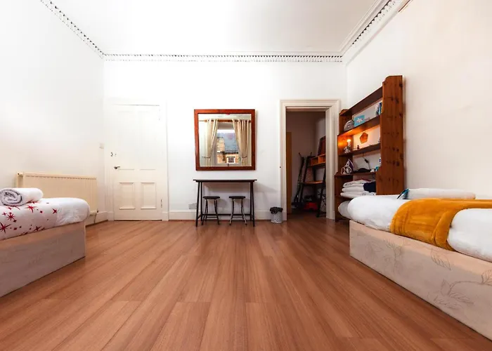 Apartment Lovely 2 Bdrm Edinburgh