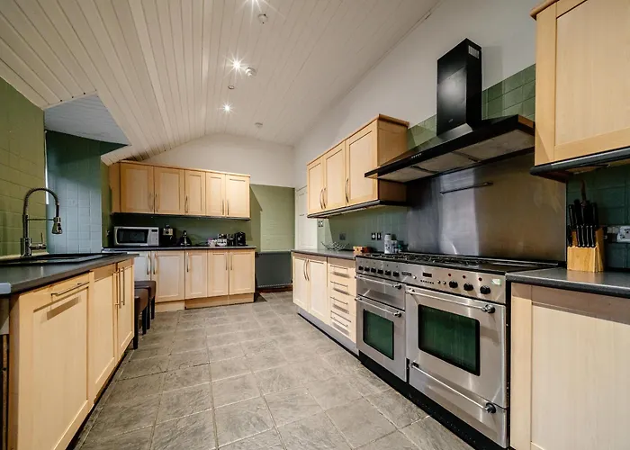 Apartman Percys Place Sleep 11, 15 Minute To Centre Free Parking Edinburgh