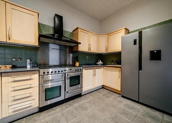 Percys Place Sleep 11, 15 Minute To Centre Free Parking Apartman