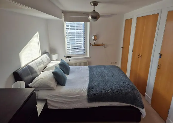 Apartment Spacious, Sunny Leith *