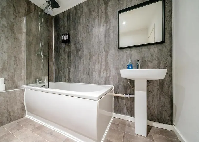 Bottom Of Royal Mile 7 Beds Sleeps 8 3 Bthrooms Edynburg