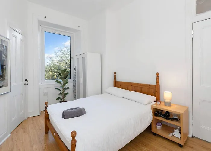 Bright 2 Bedroom Flat On Leith Walk דירה *