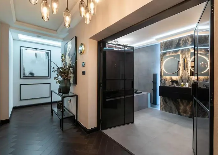 Near Transport - Hot Tub - Fireplace - Sleeps 2 * Édimbourg