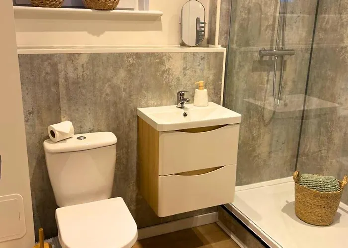 Апартаменты 7 Min From Airport 2 Bedroom Эдинбург