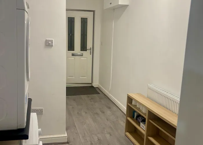 Cozy Dudley City Studio With 2 Single Beds *