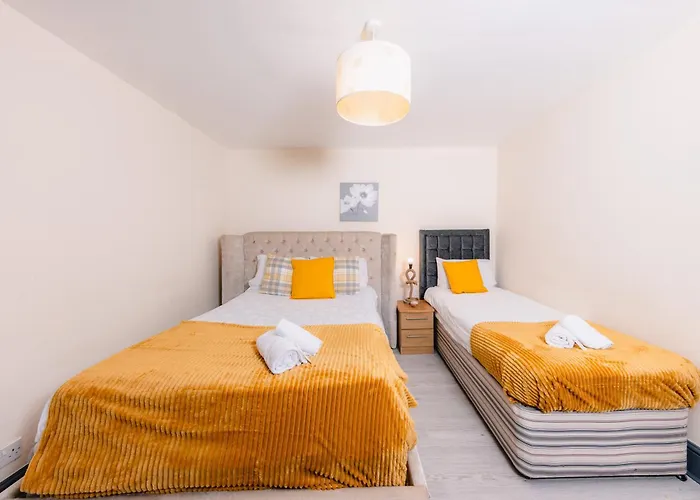 Charming And Spacious Getaway 3 * אדינבורו