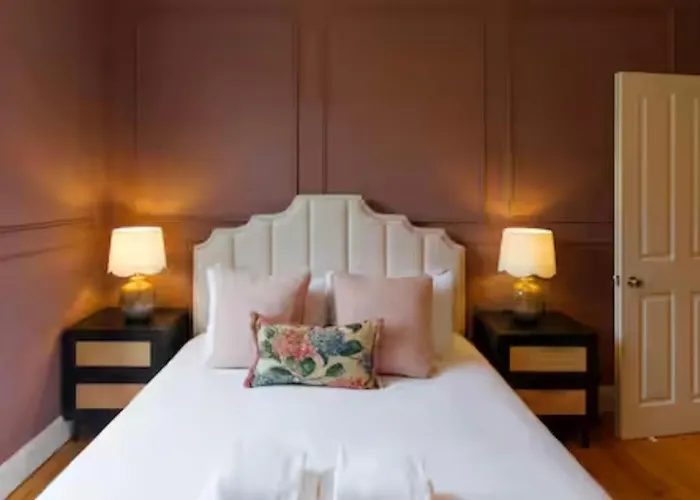 Cosy Stylish Flat - Pass The Keys Apartman *