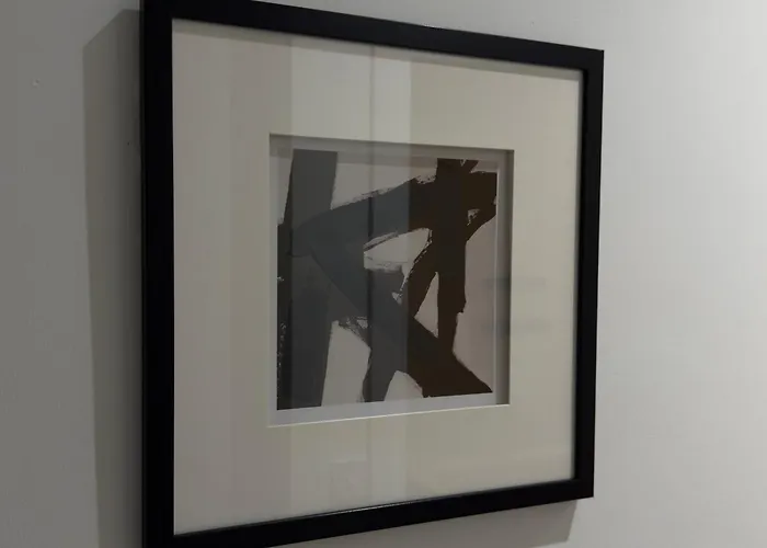 Modern & Cozy In Leith Walk *