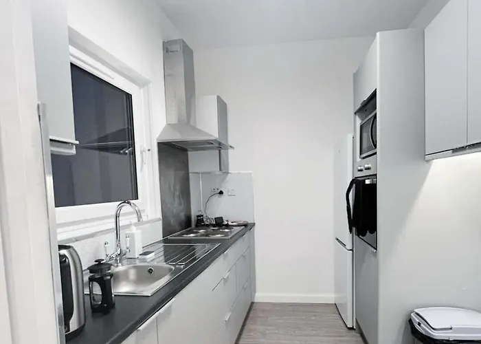 Edinburgh Shore Apartment דירה