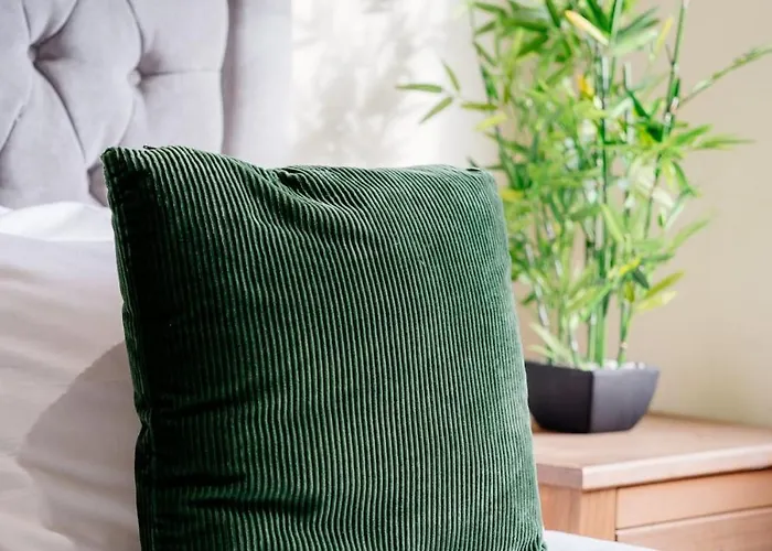 Bottom Of Royal Mile 7 Beds Sleeps 12 3 Bthrooms * Edinburg