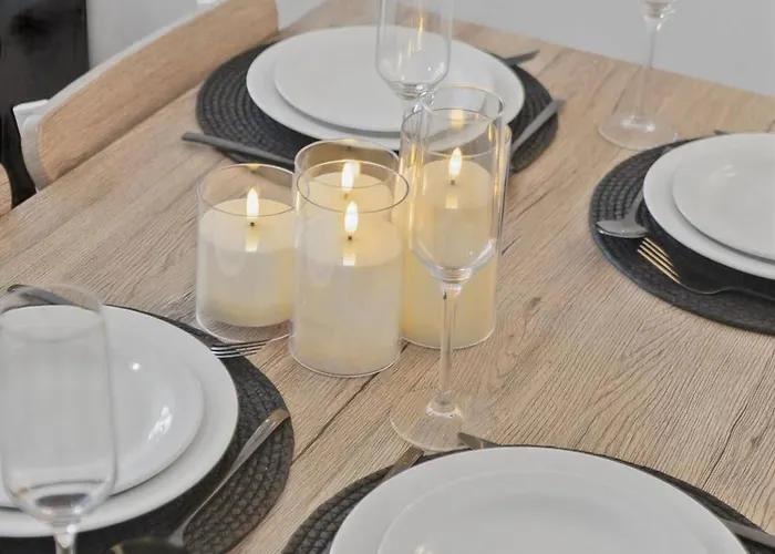 Cozy 2br With Car Parking Edinburgh