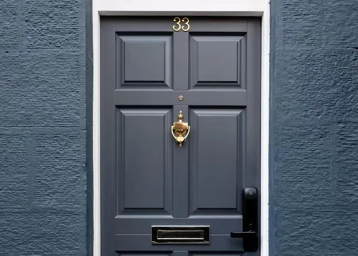 Near Transport - Hot Tub - Fireplace - Sleeps 2 * Édimbourg