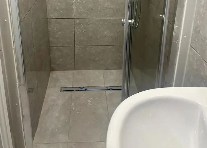 Cozy Dudley City Studio With 2 Single Beds Apartment Dudley