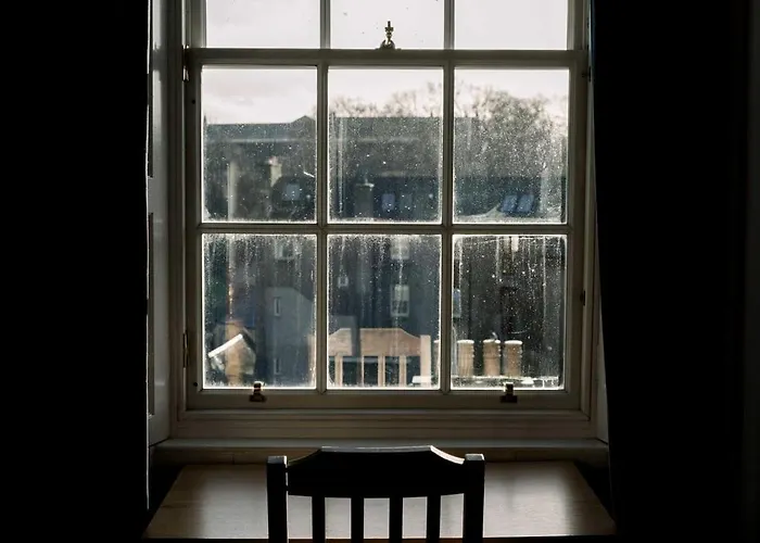 Apartament 3 Bed Traditional On Picturesque Victoria St *