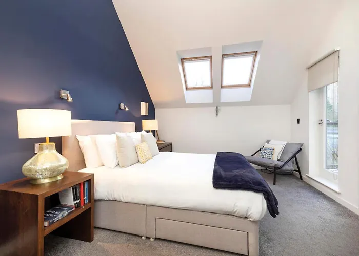 Chic 3-bedroom 2-storey House Near Centre With Free Parking * Edinburgh