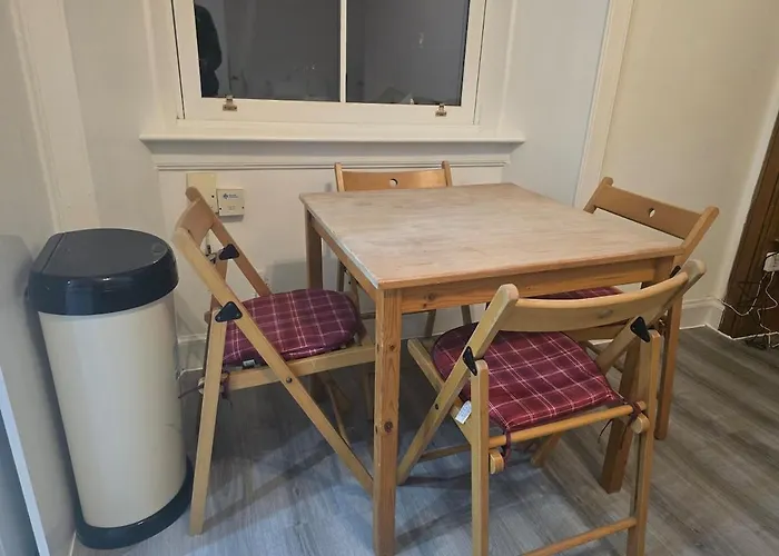 Comfy Semi-central Near Entertainment Park Apartment *