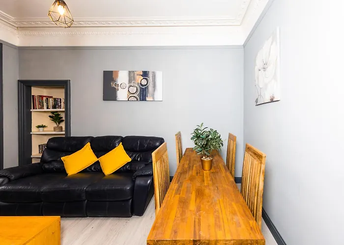 Calton Hill City-centre 3 Bdrm * Edinburgh