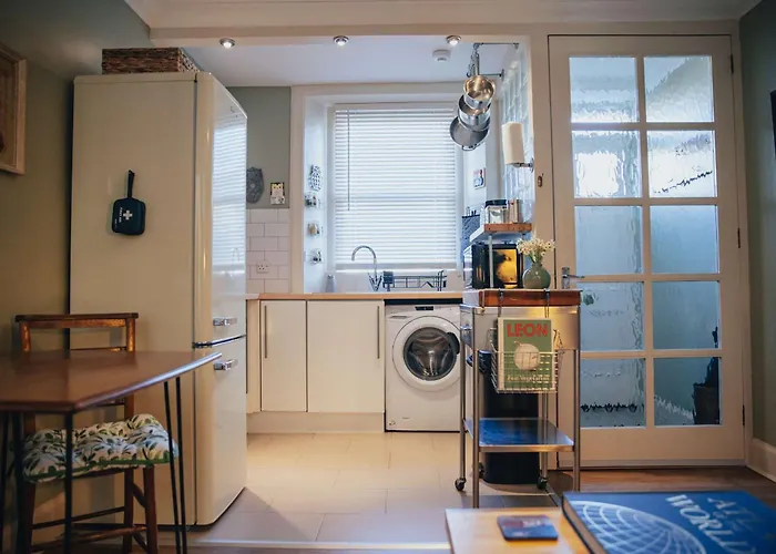 Apartment Snug 1 Bed In Edinburgh's Juniper *